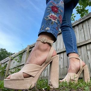 Steve Madden nude pumps